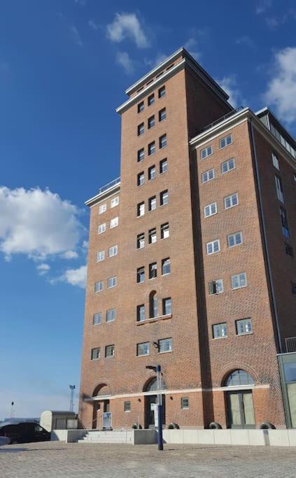 Ohlerich Speicher - Schlafen Im Hafen Висмар Экстерьер фото